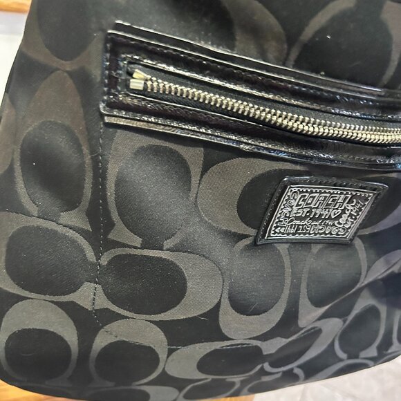 Coach Poppy Signature Convertible Hobo Bag Black Patent Trim Silver Hardware - Picture 4 of 9